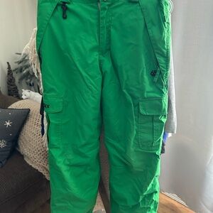 686 Men's Bright Green Cargo Ski Pants. Size Medium